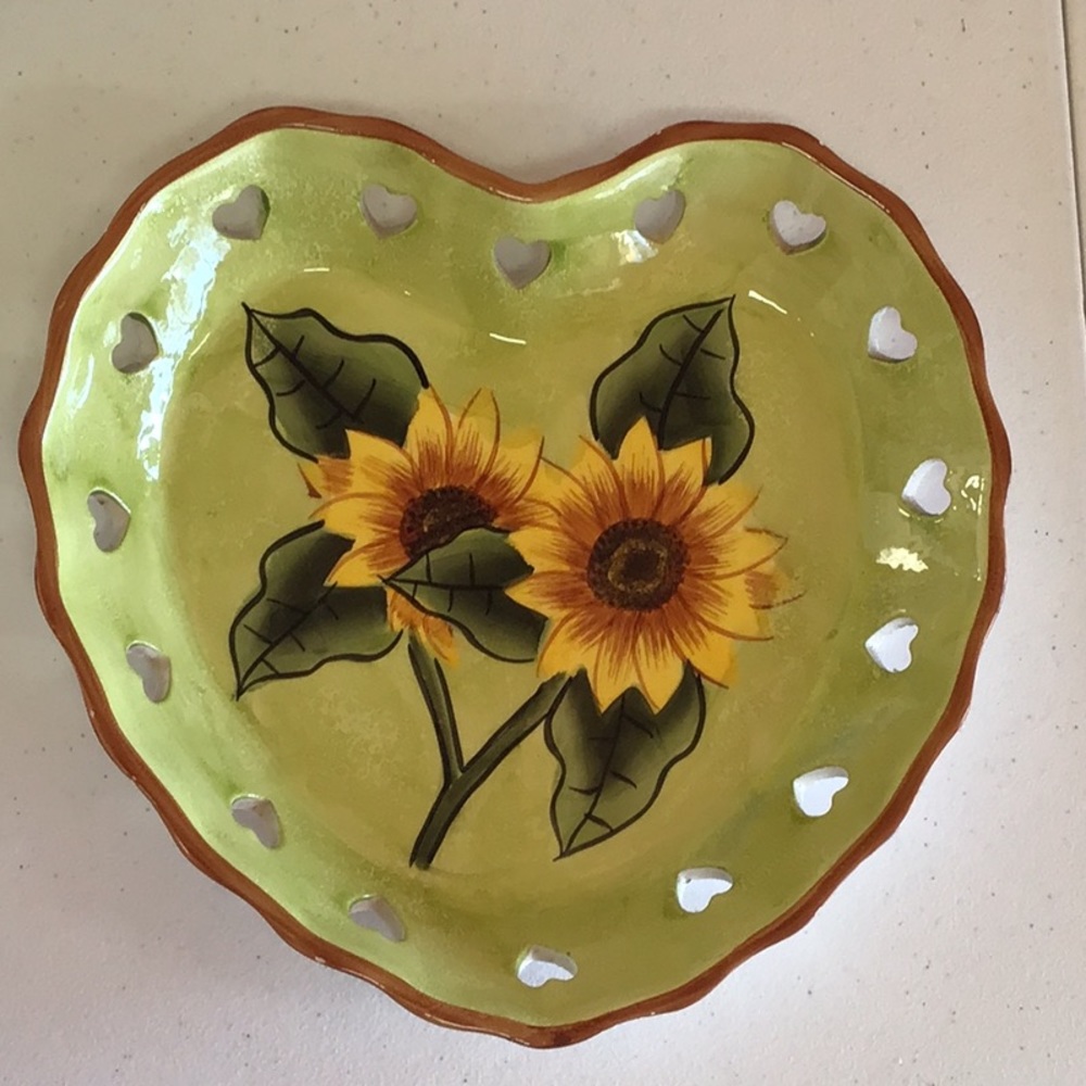 Sunflower Heart-Shaped Decorative Plate